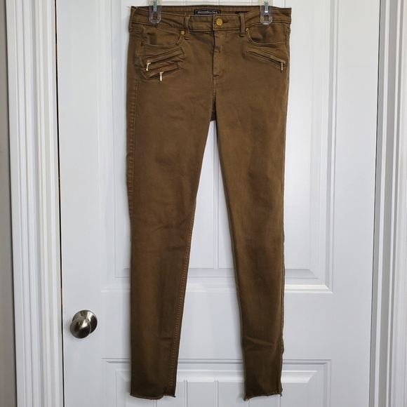 Abercrombie Low Rise Super Skinny Pants with Zippers, Signature Collection - Picture 15 of 16
